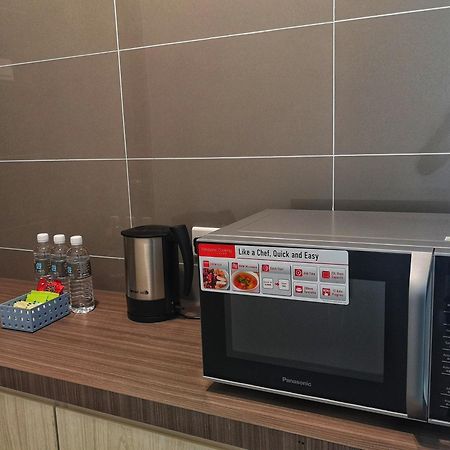 Az Hotel & Serviced Apartments Лабуан Экстерьер фото