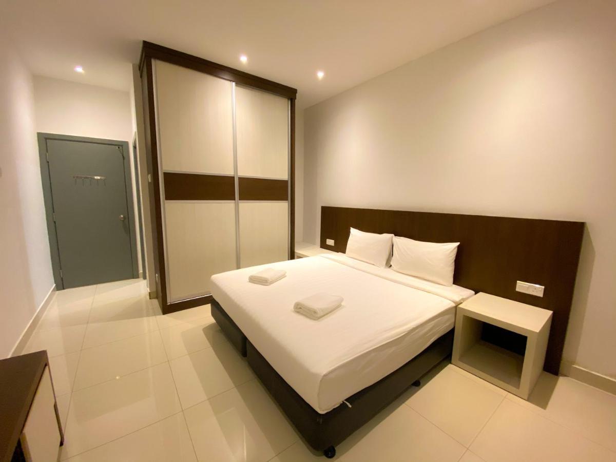 Az Hotel & Serviced Apartments Лабуан Экстерьер фото